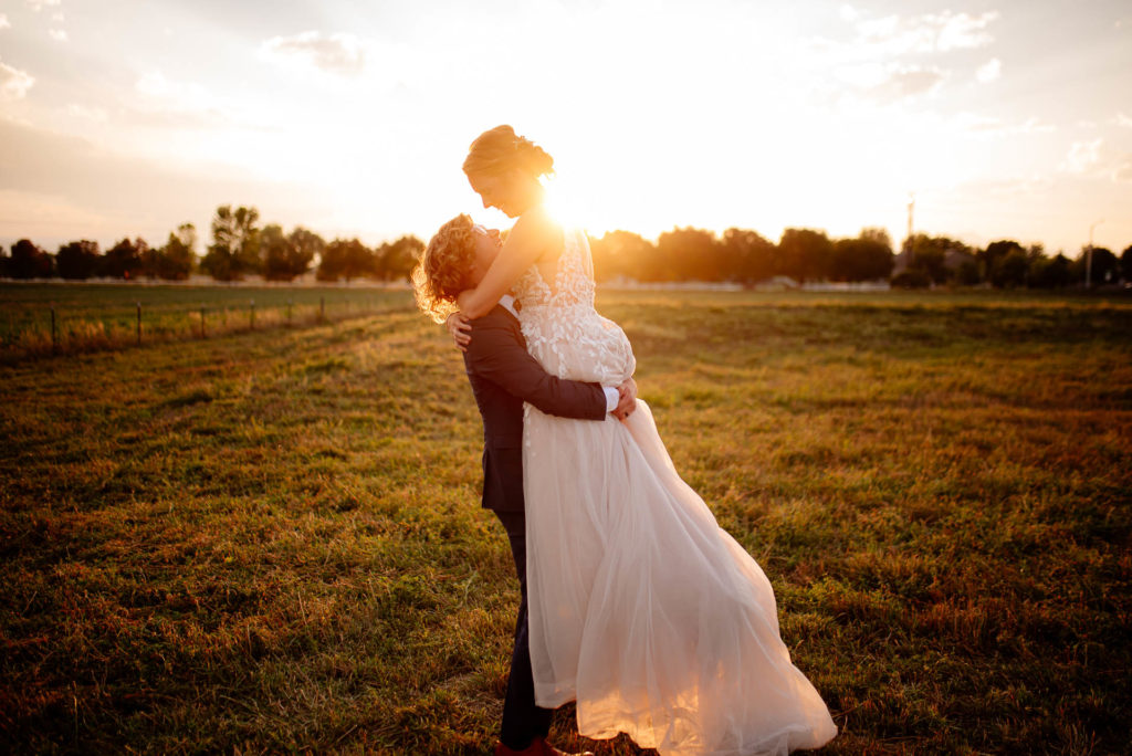 Romantic Colorado Backyard Wedding | Sweet Justice Photography