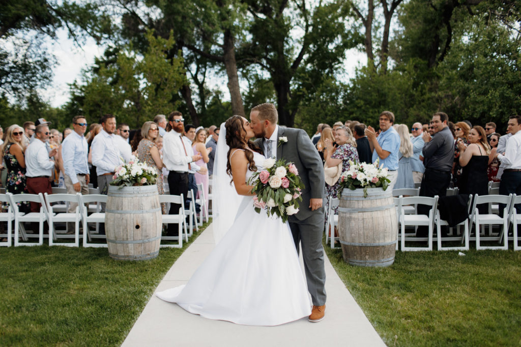 Colorado wedding, riverside winery, foothills, loveland wedding photographer, sweetheart winery