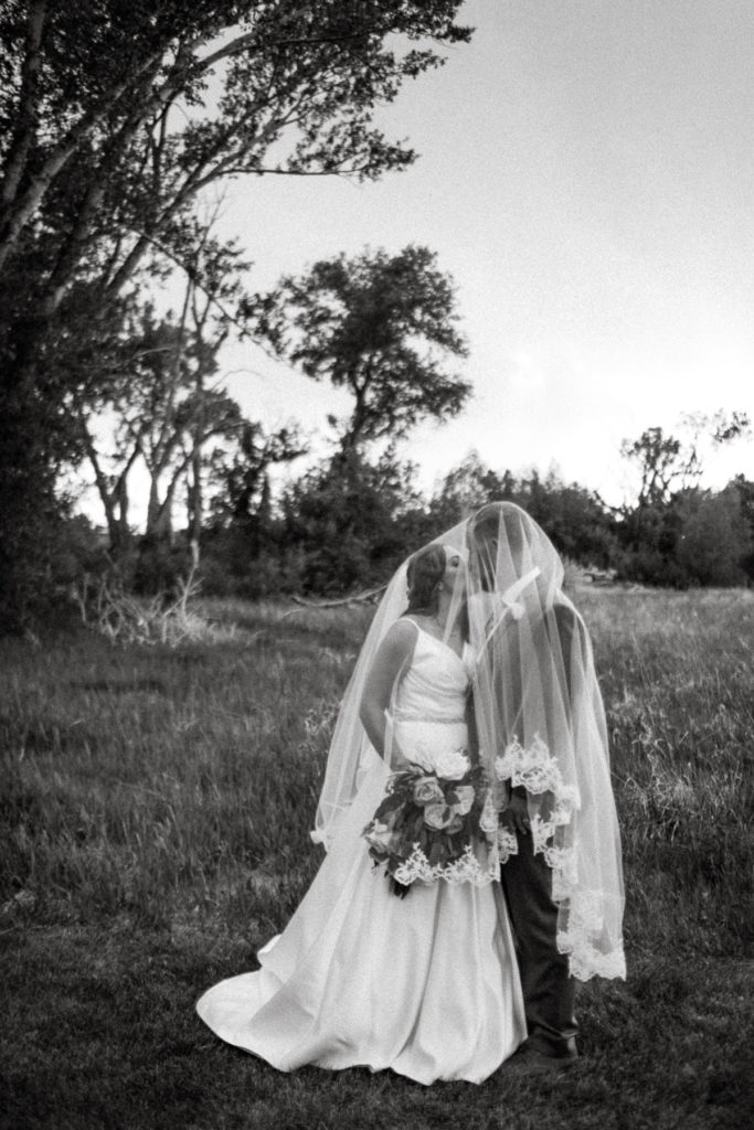 Colorado wedding, riverside winery, foothills, loveland wedding photographer, sweetheart winery