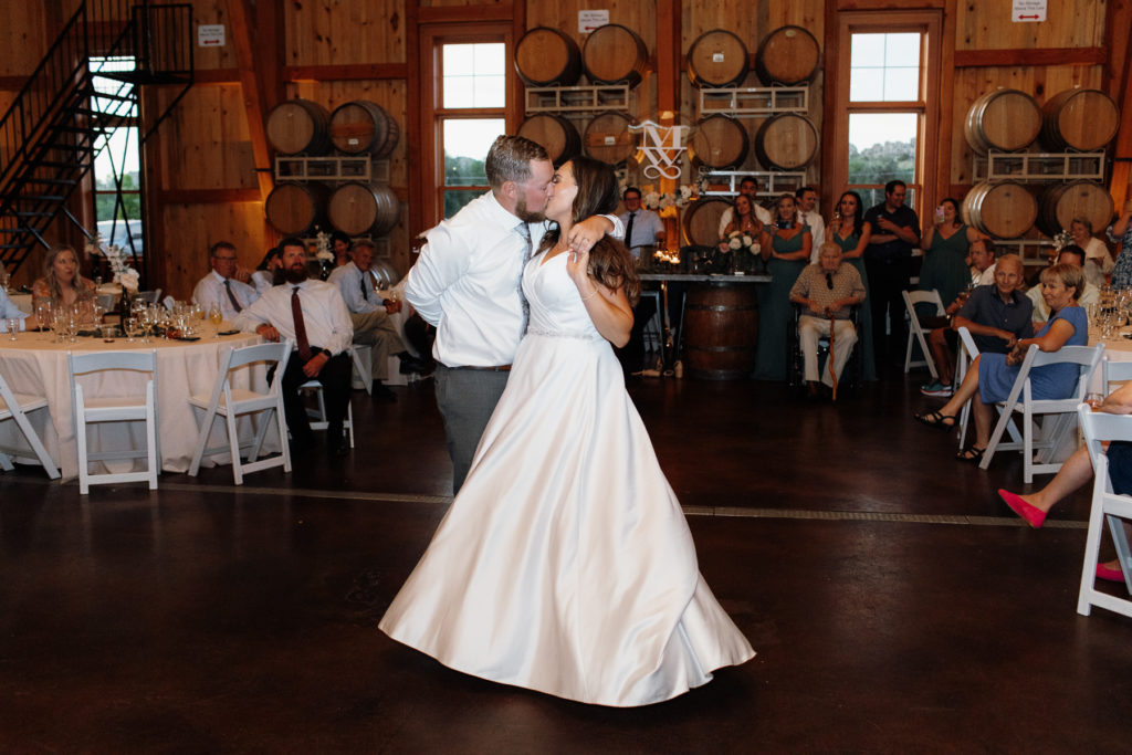 Colorado wedding, riverside winery, foothills, loveland wedding photographer, sweetheart winery